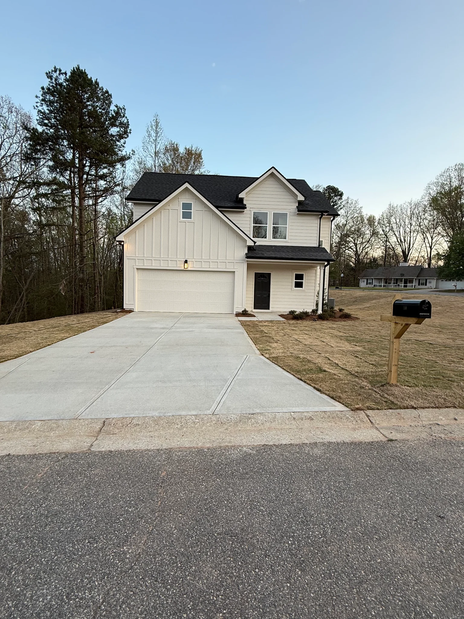 Dawsonville House: 10 Kinsington Ct