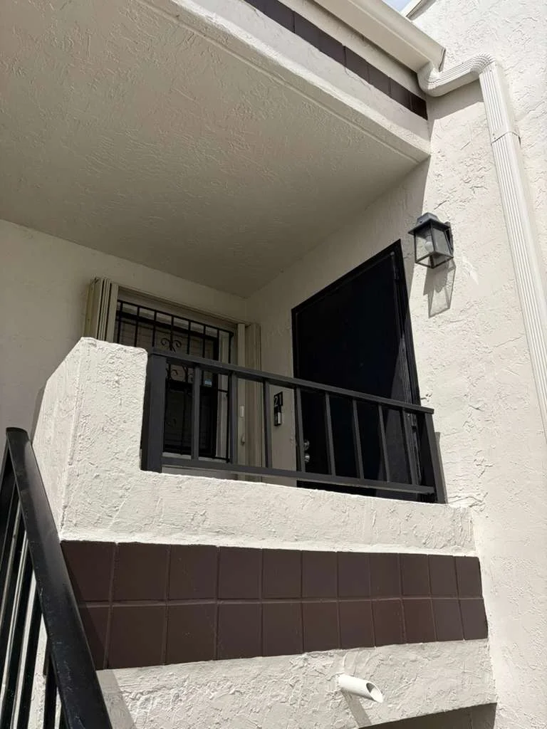 Miami Condo: 10885 NW 7th Street