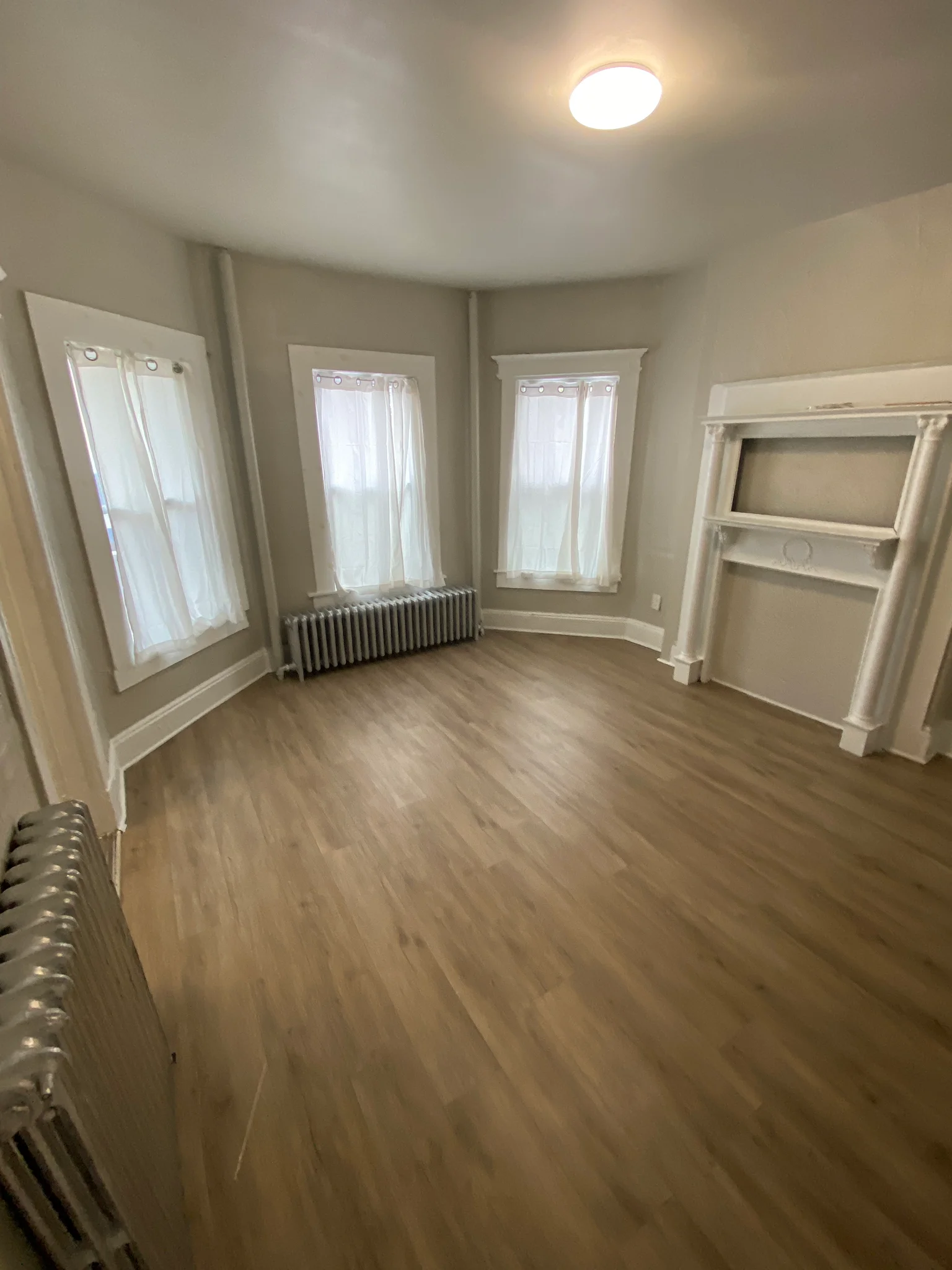 Hartford Apartment: 445 Albany ave