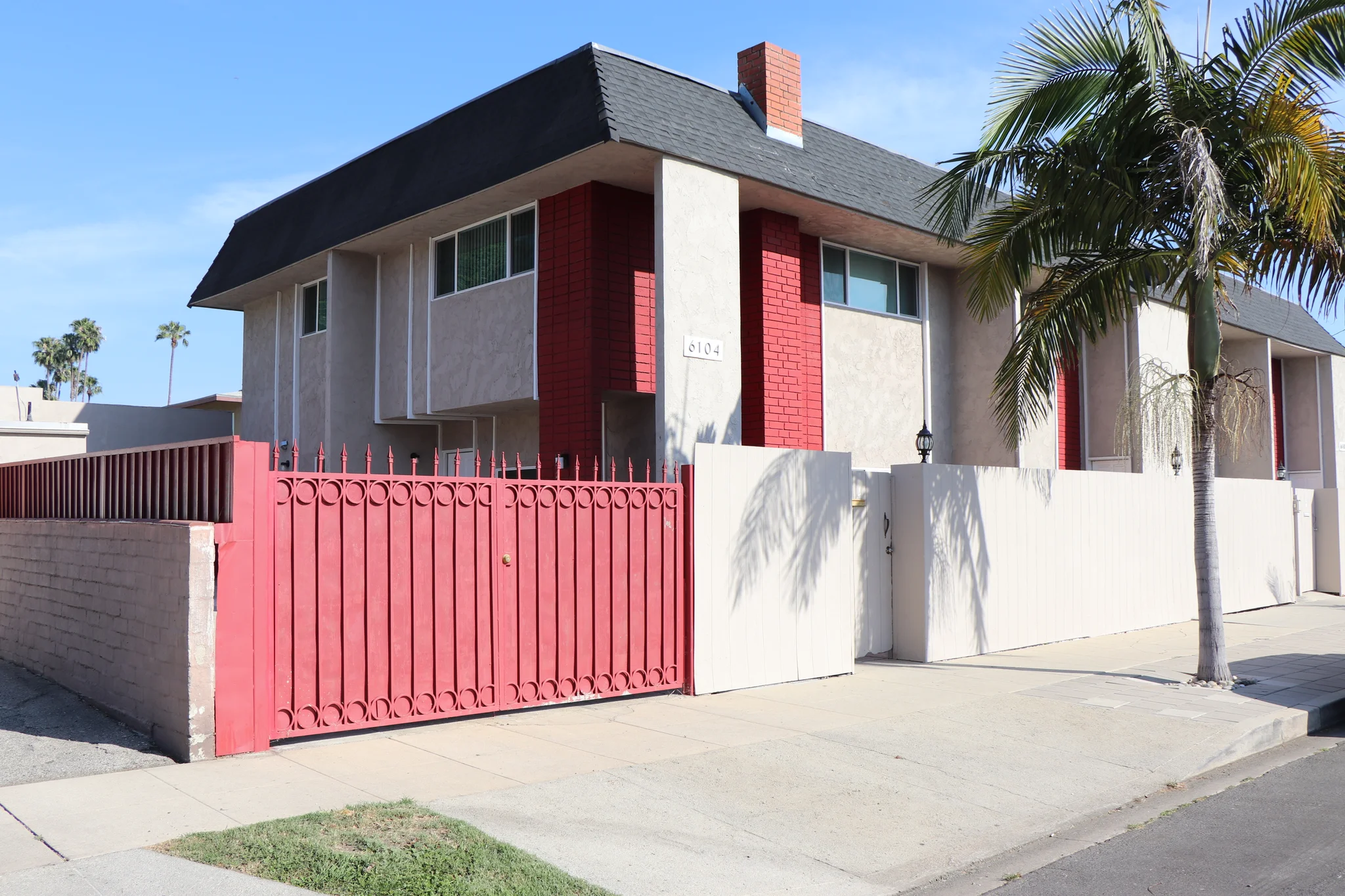 Van Nuys Apartment: 6104 Costello Ave