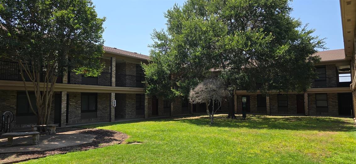 Waco Apartment: 1421 S. 12th St #109