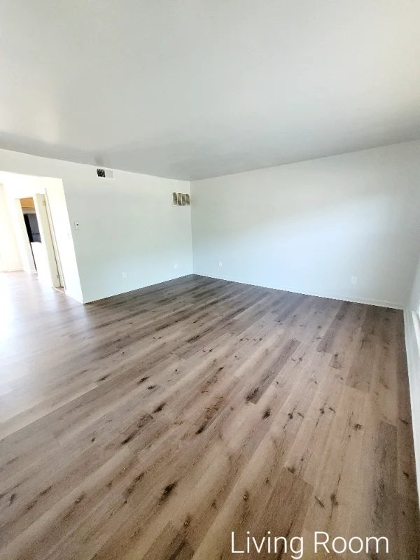 Hampton Townhome: 81 W County Street