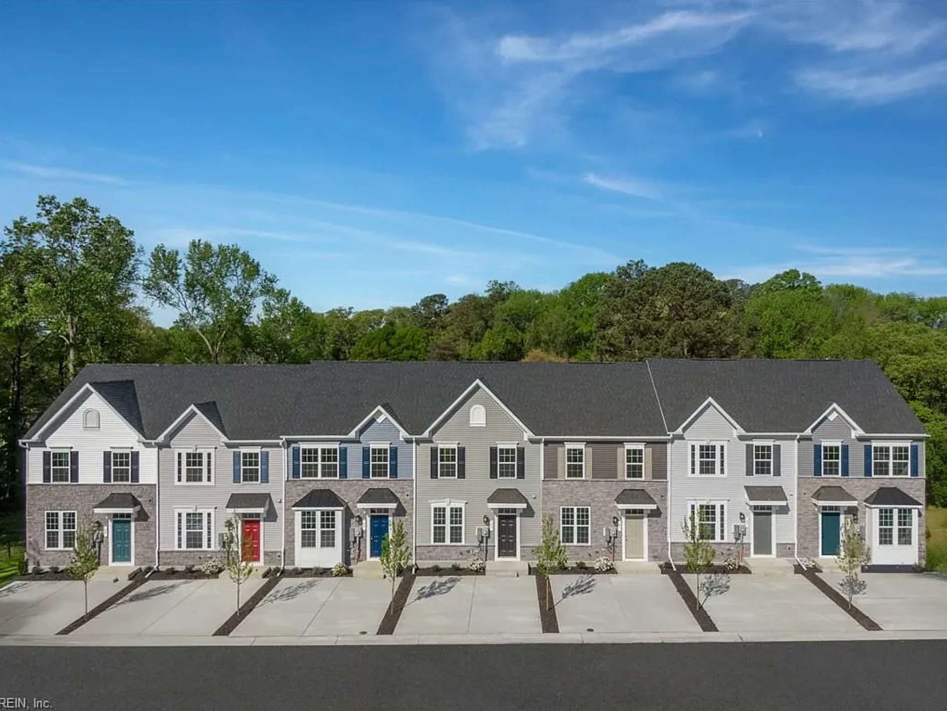 Suffolk Townhome: 206 Reids Place Dr