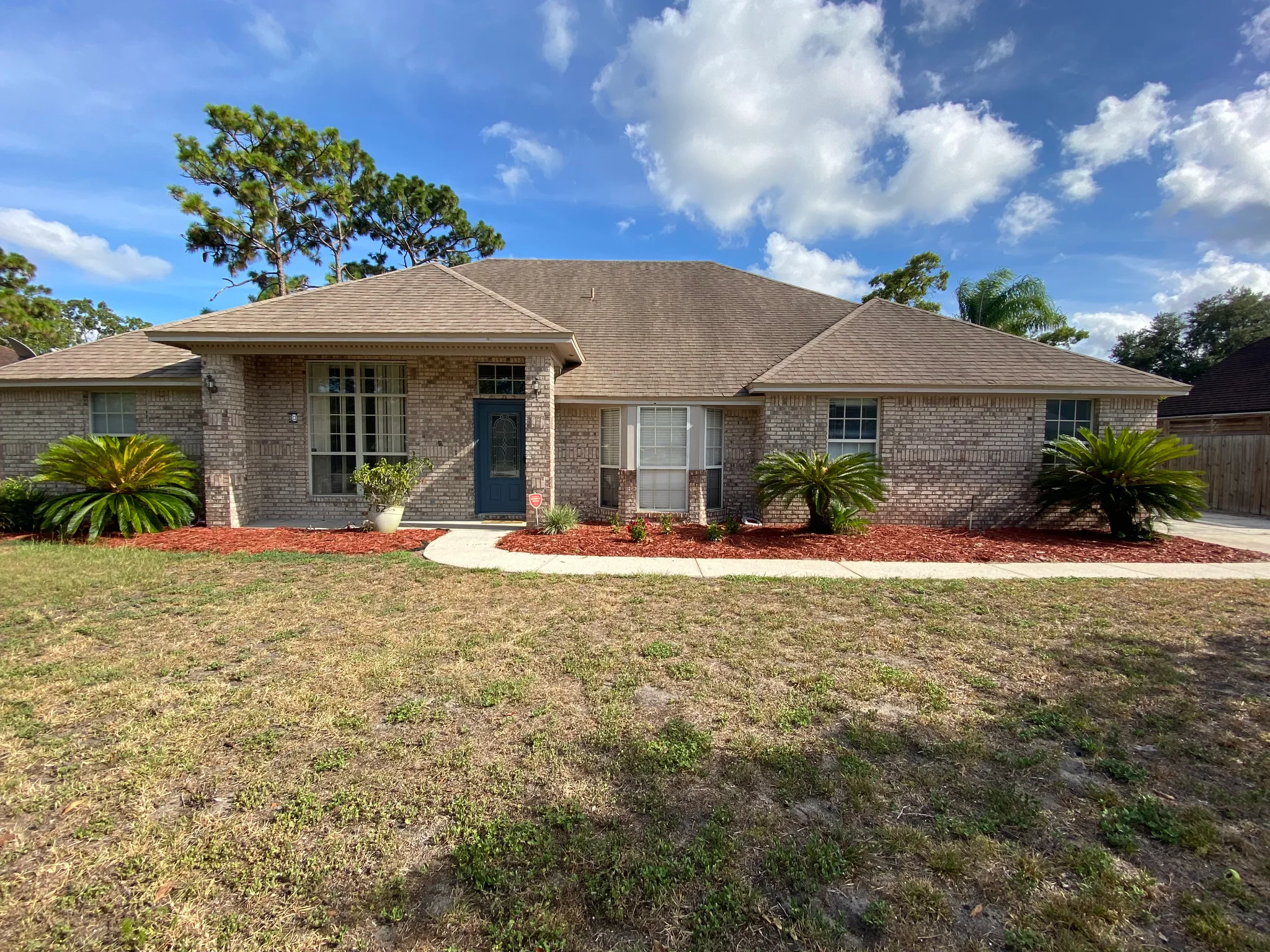 Jacksonville House: 12382 Running River Road S