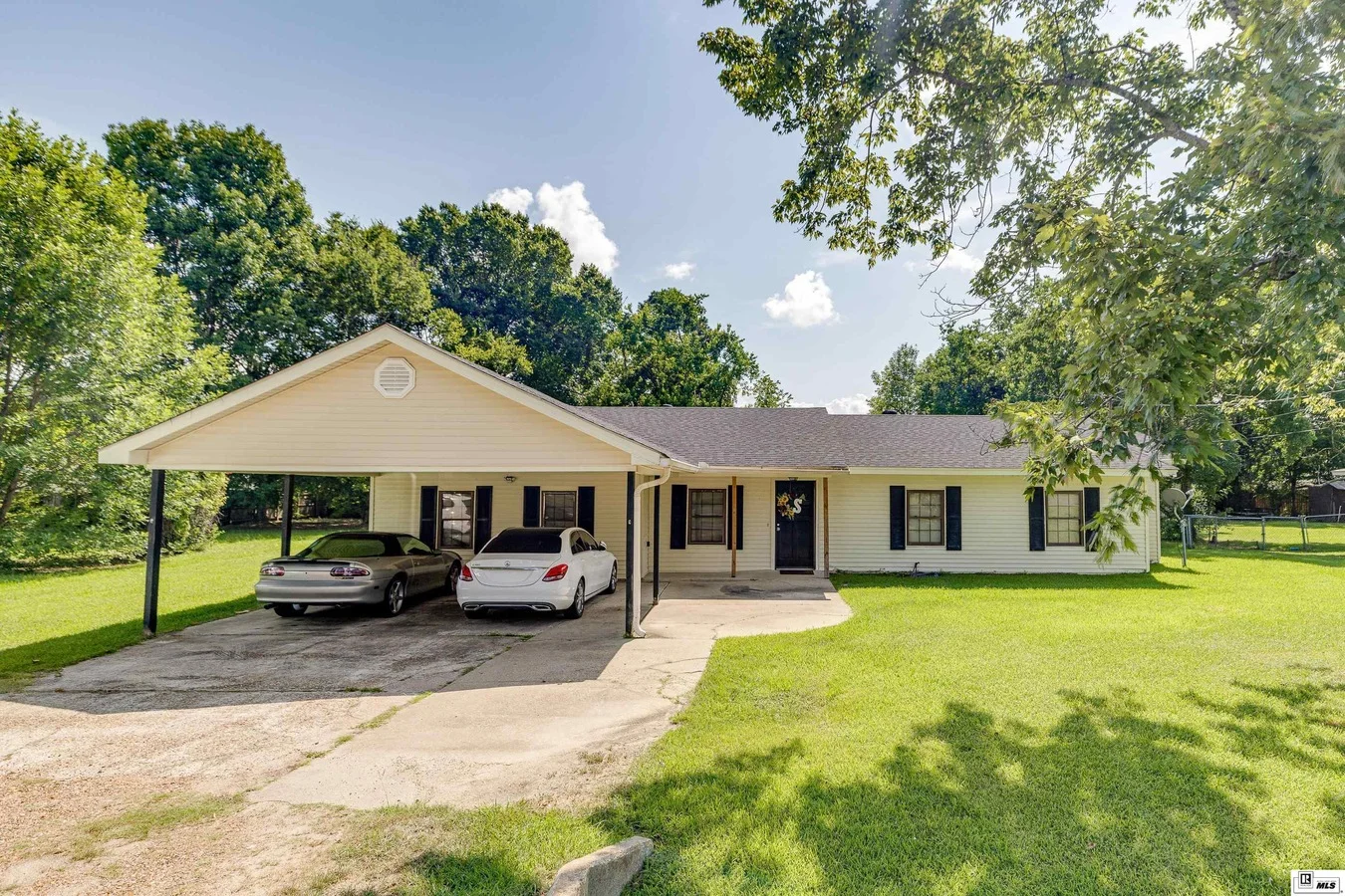 Monroe House: 2238 Highway 594