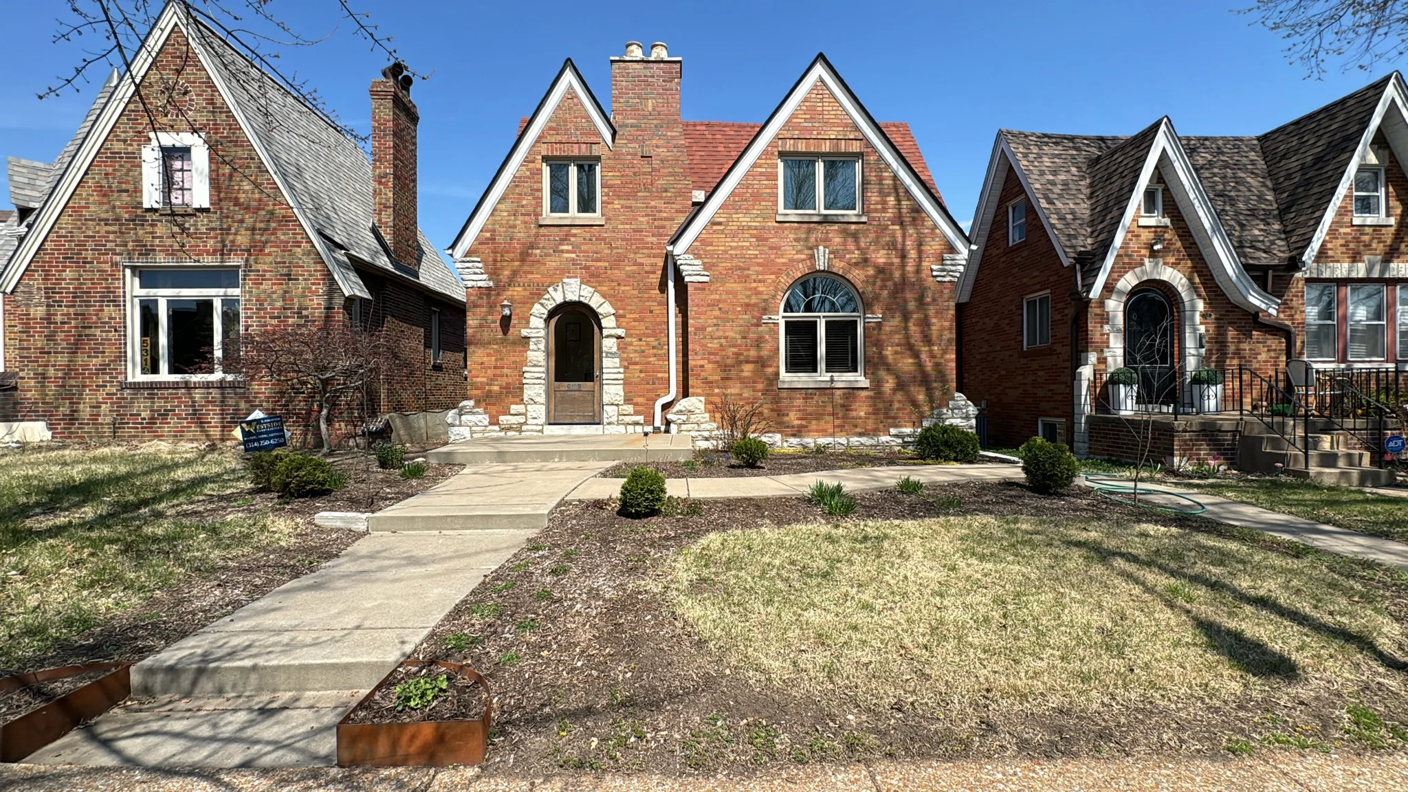 Saint Louis House: 5315 Tholozan Ave