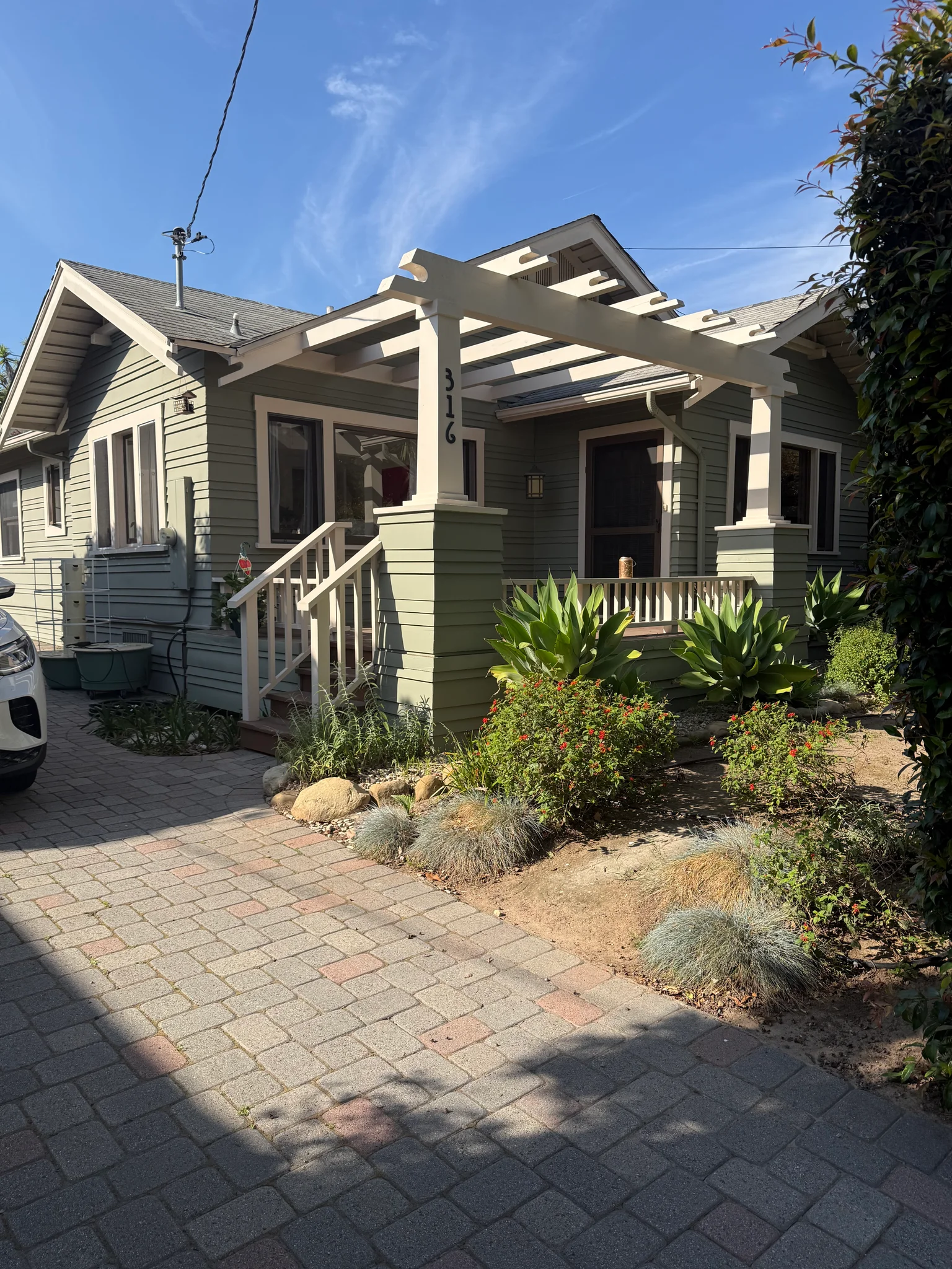 Santa Barbara House: 316 W. Victoria St.