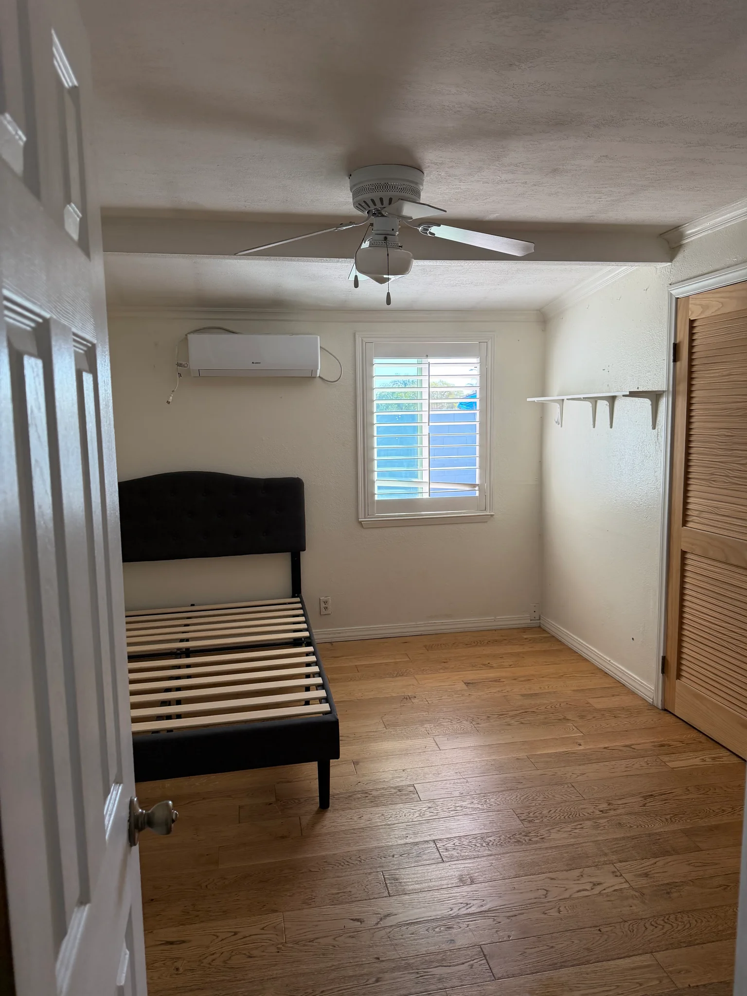 Pomona Other: 906 Vassar St