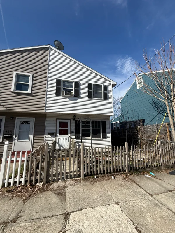 Hudson Townhome: 317 State St
