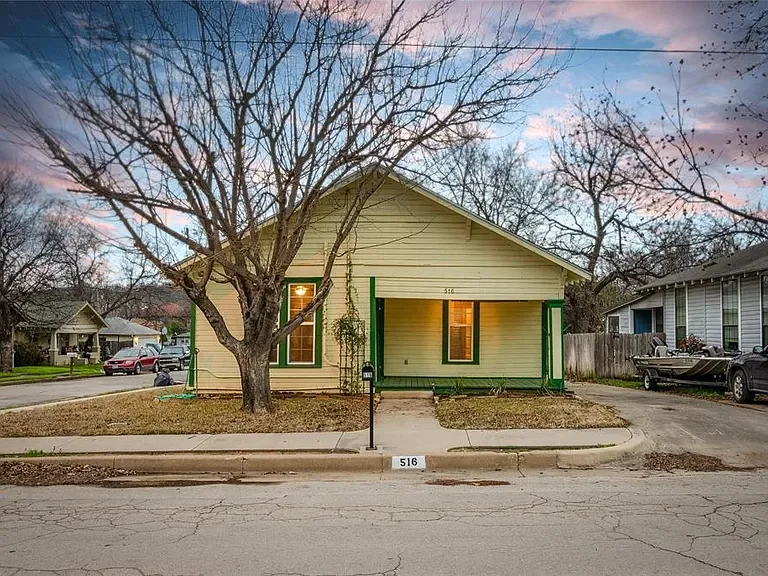 Mineral Wells House: 516 NW 5th Ave