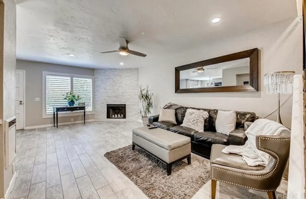 Vista Townhome: 671 Ascot Dr