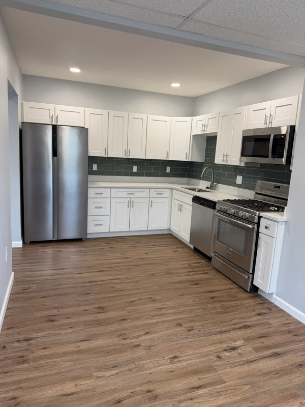 Munhall House: 4111 Harvey Ave