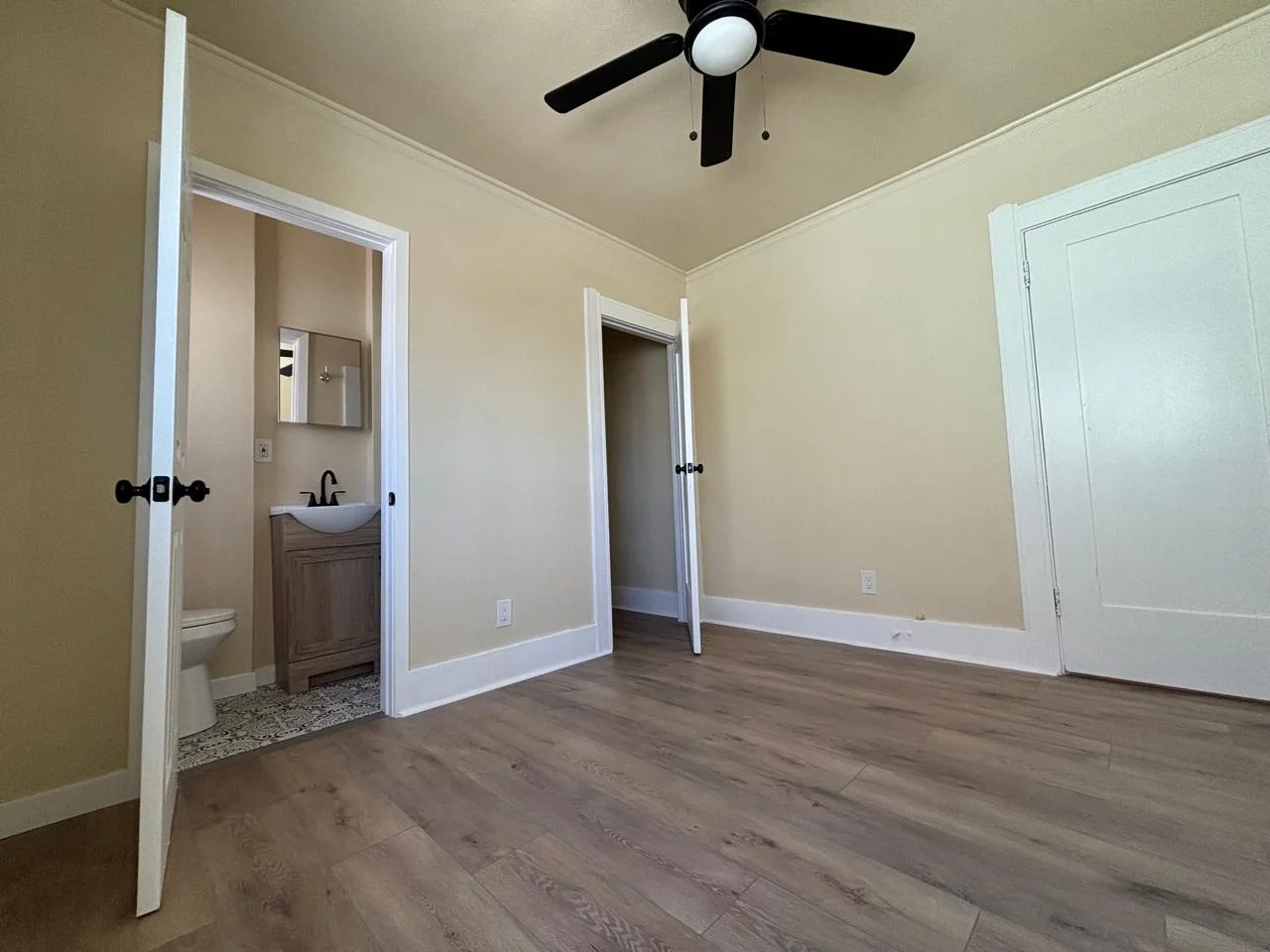 Los Angeles House: 5306 Cimarron St, Los Angeles , CA 90062