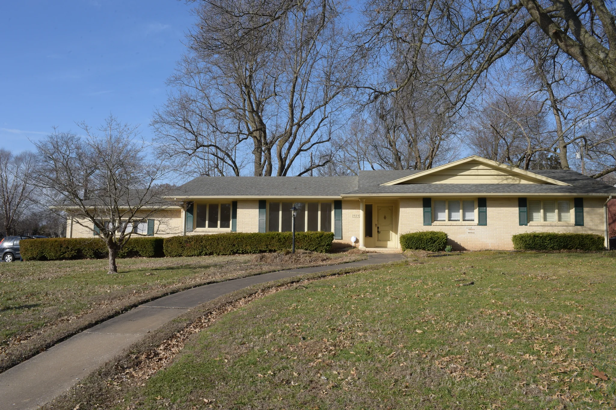 Springfield Other: 2523 S Cedarbrook Ave