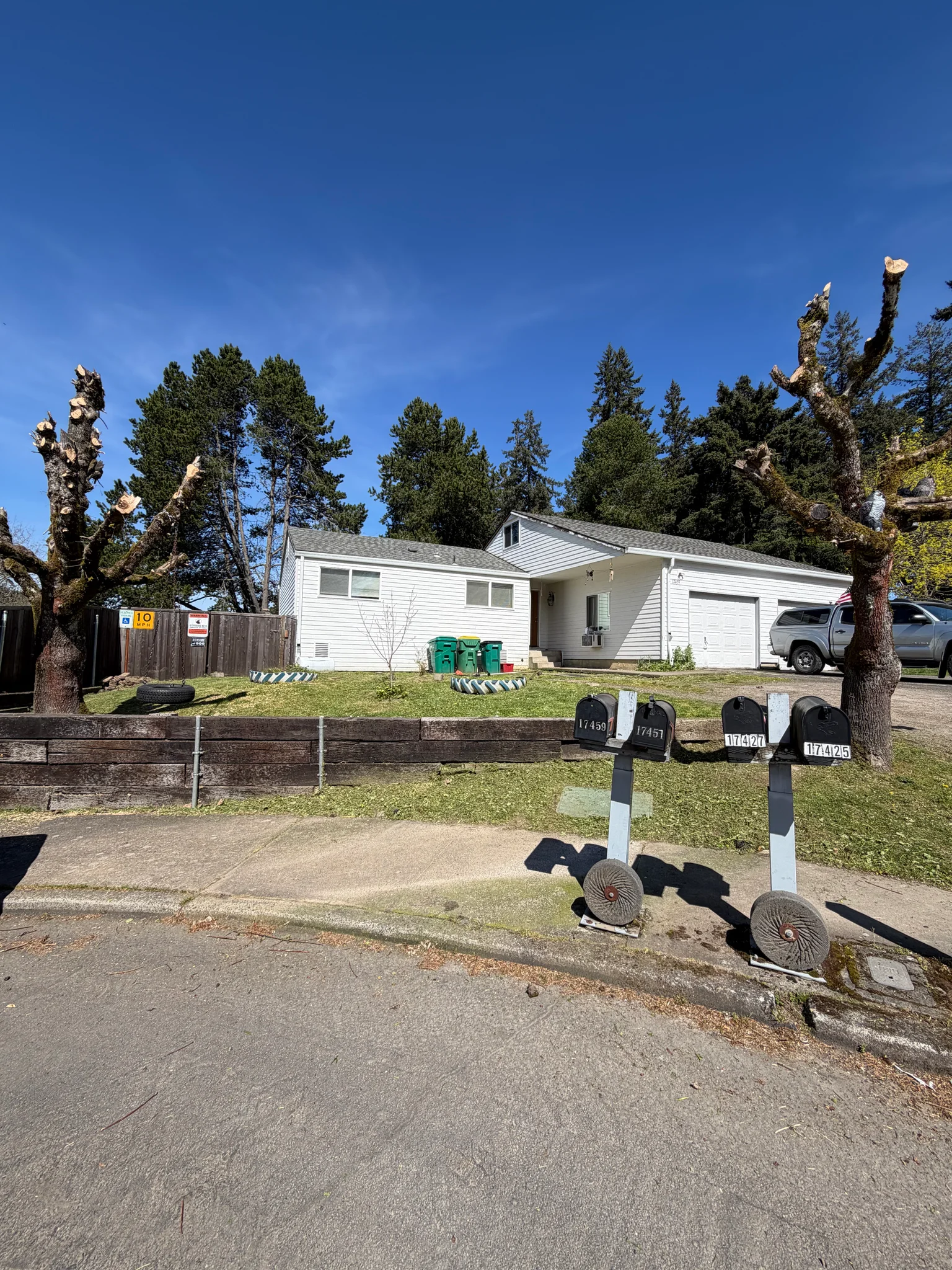 Aloha Multiplex: 17459 sw wright st