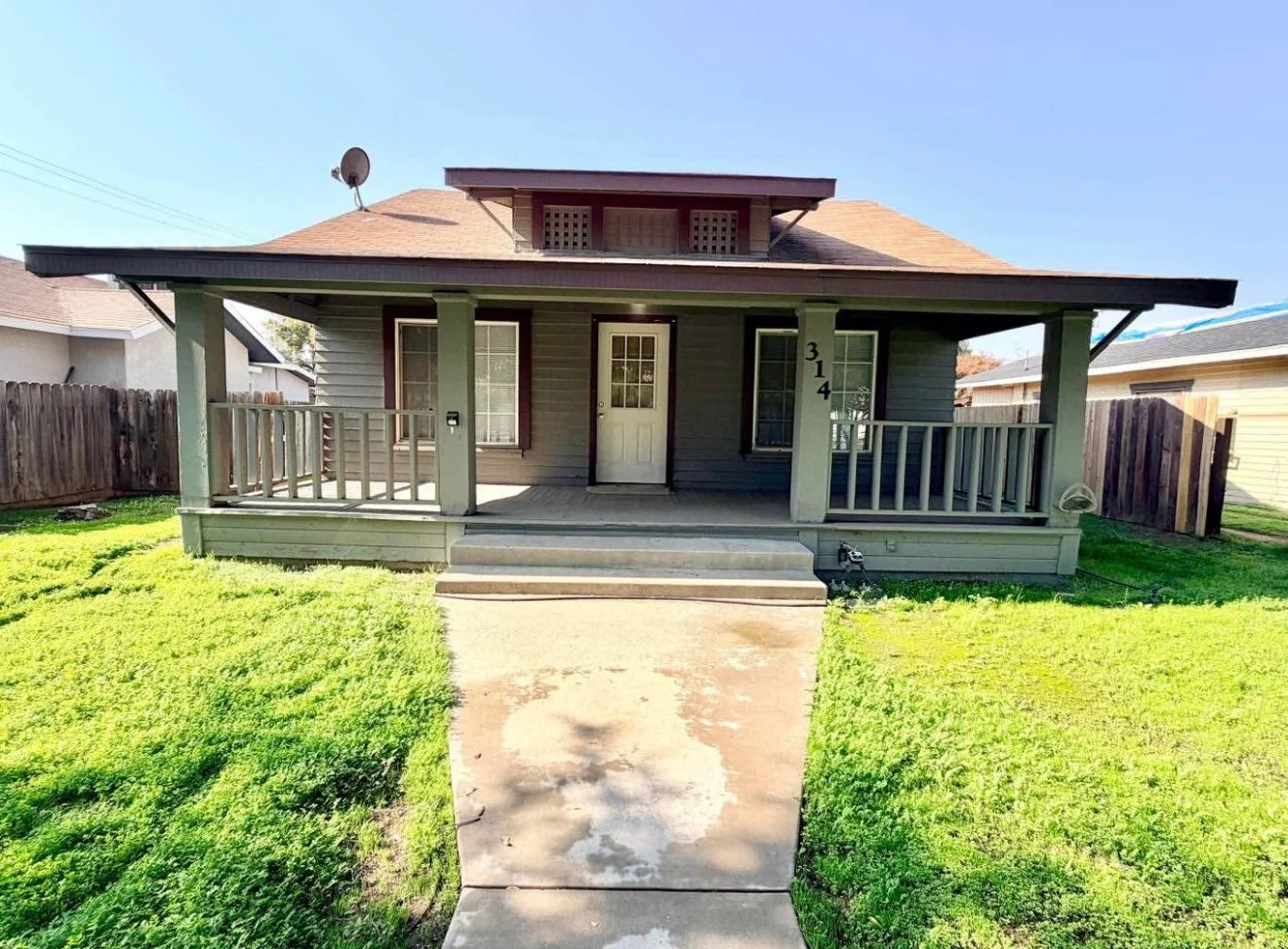 Exeter House: 341 n D st