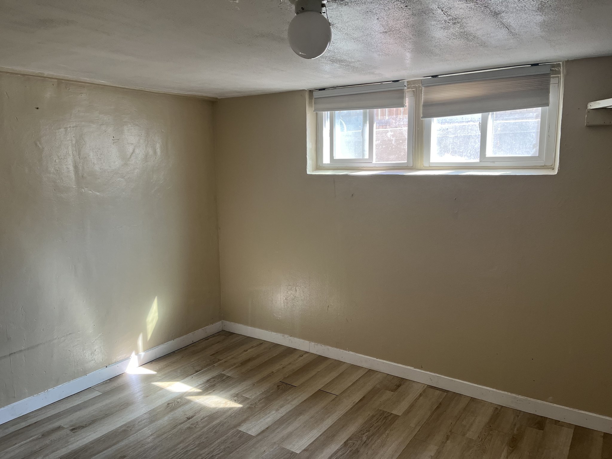 Denver House: 1633 S Julian Way