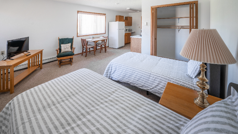 Jasper Apartment: 100 Robert Avenue North