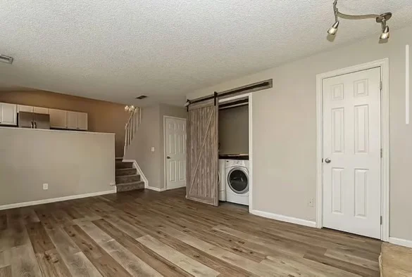 Denver House: 4324 N Liverpool Ct