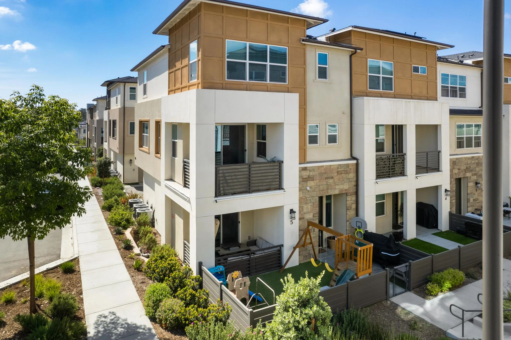 Chula Vista Townhome: 784 Vada St #5