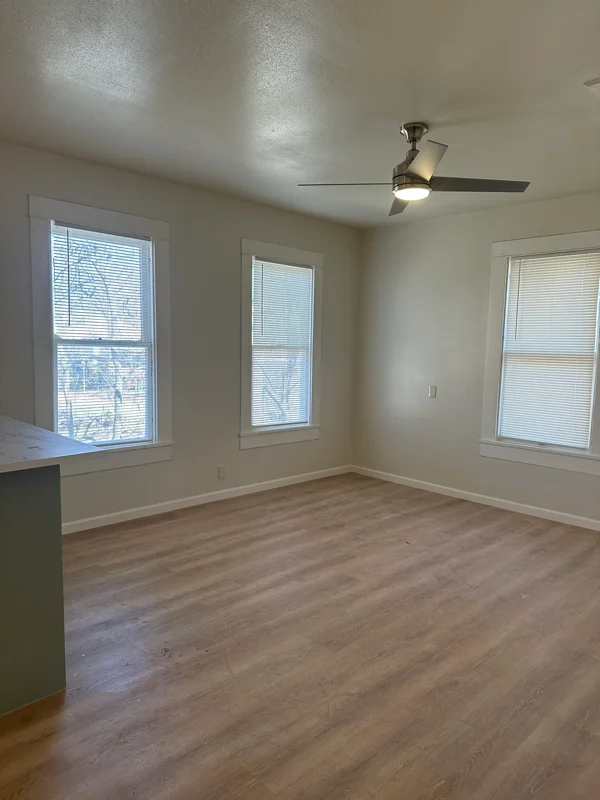 Paris Multiplex: 649 E Price St