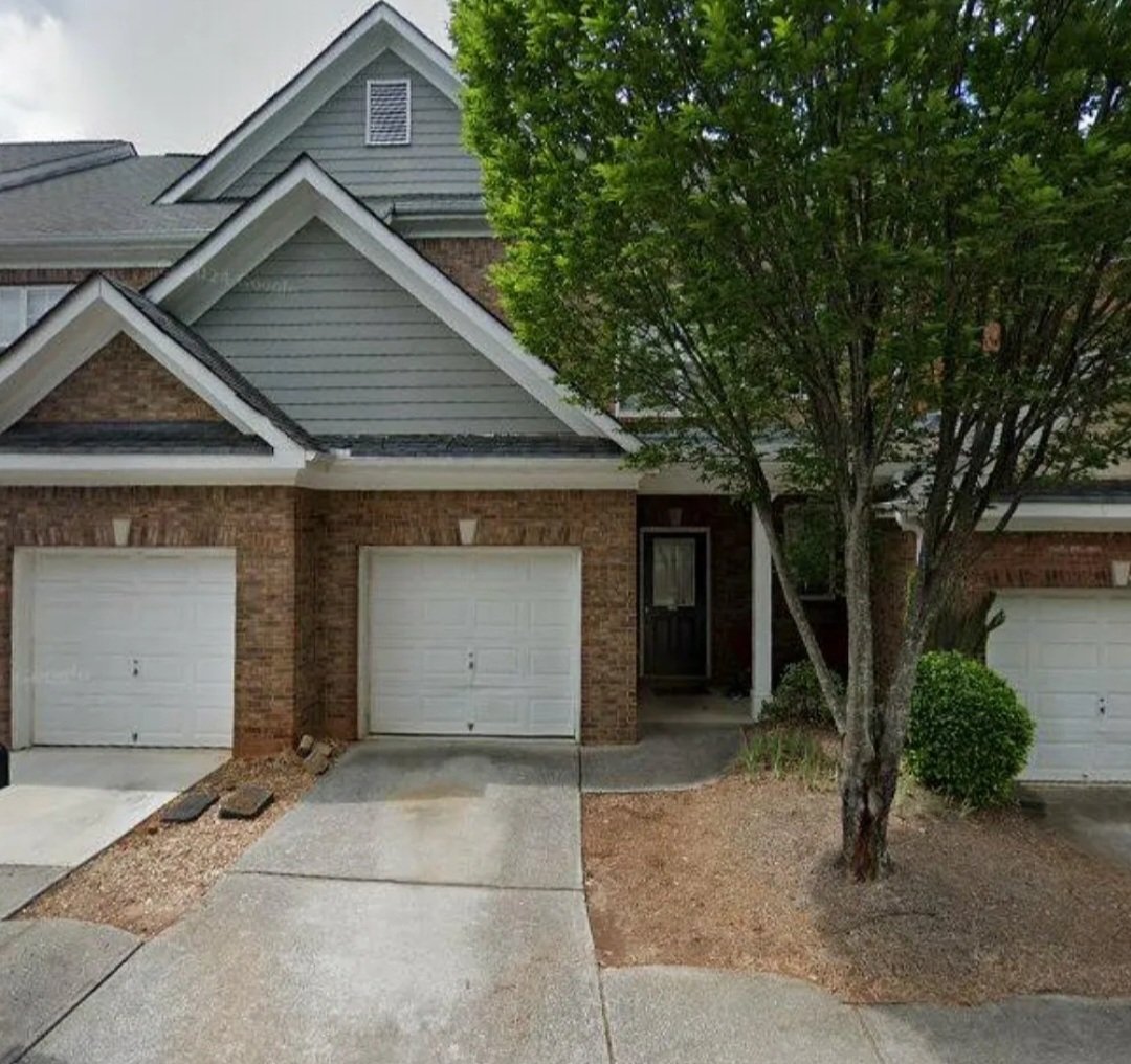 Kennesaw Townhome: 1725 Oakbrook Ln NW