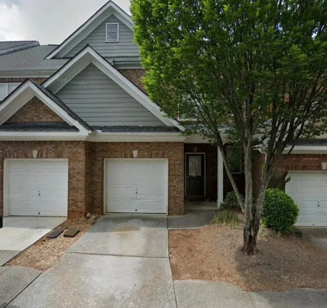 Kennesaw Townhome: 1725 Oakbrook Ln NW