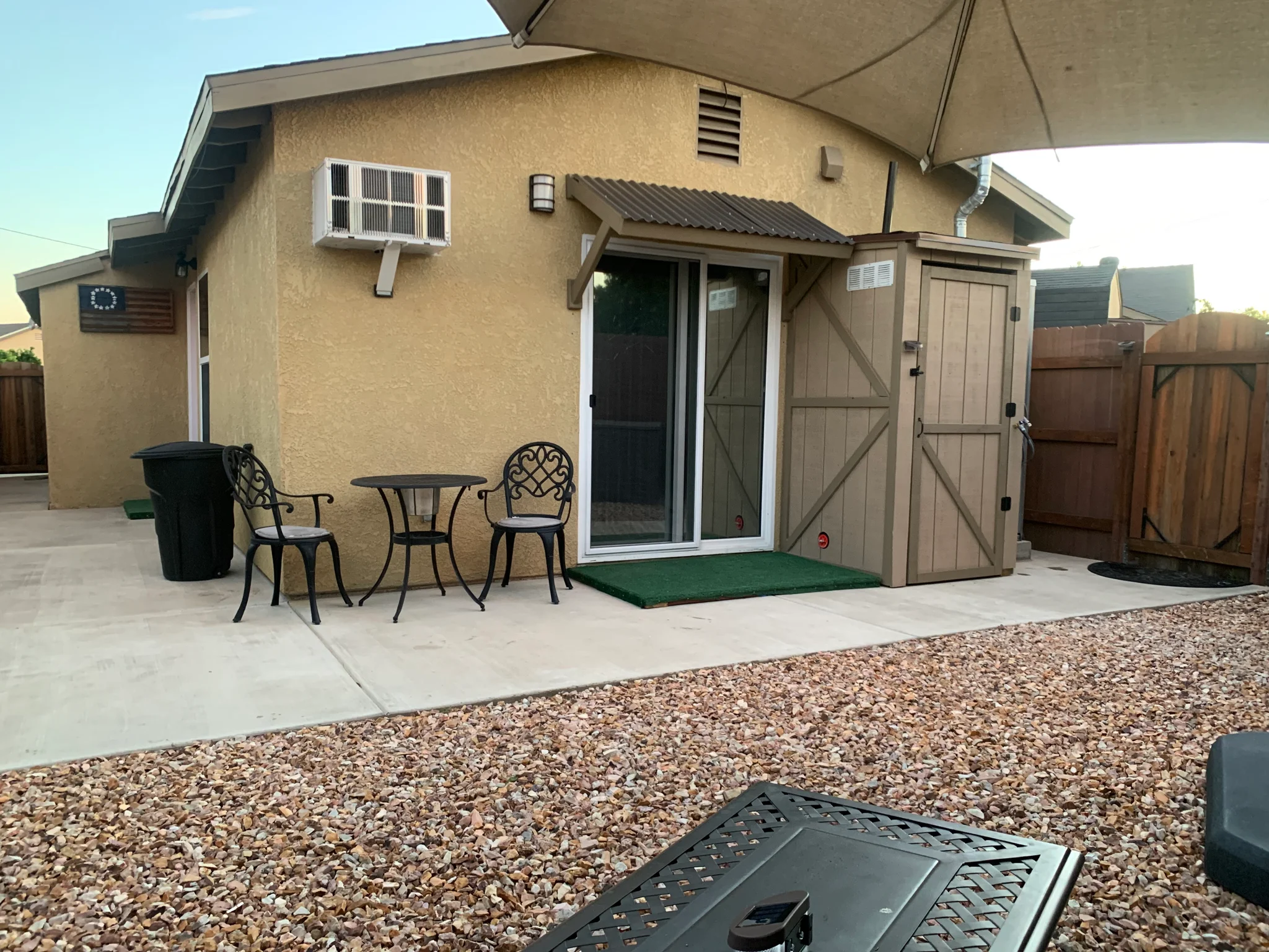 Whittier House: 7860 1/2 Calobar Ave