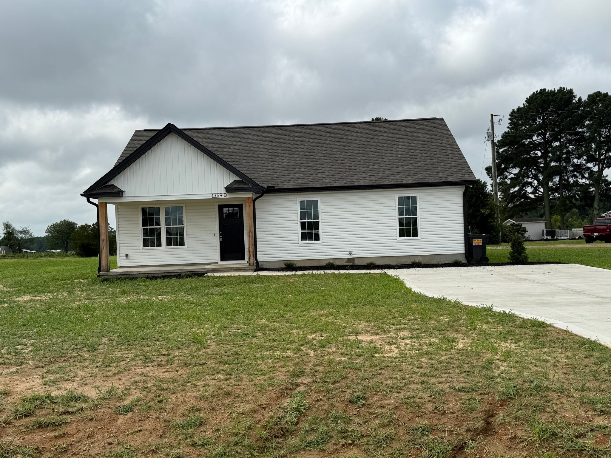 Benson House: 1359 D Benson Hardee Road