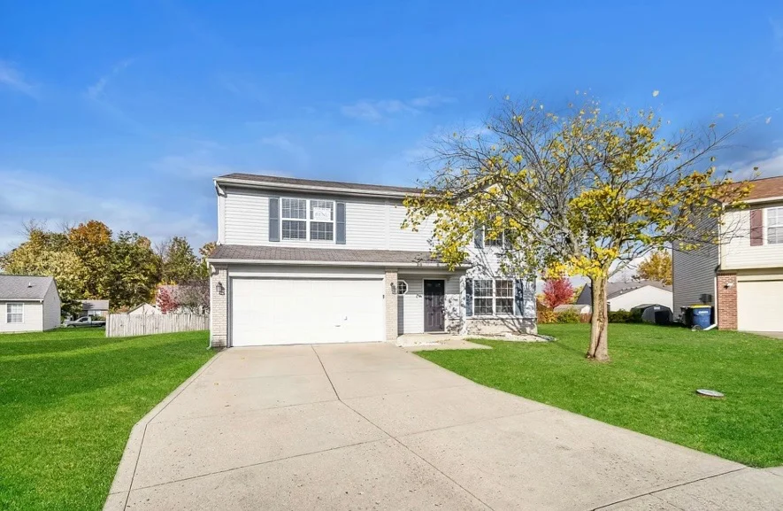 Indianapolis House: 6404 Colonnade Ct