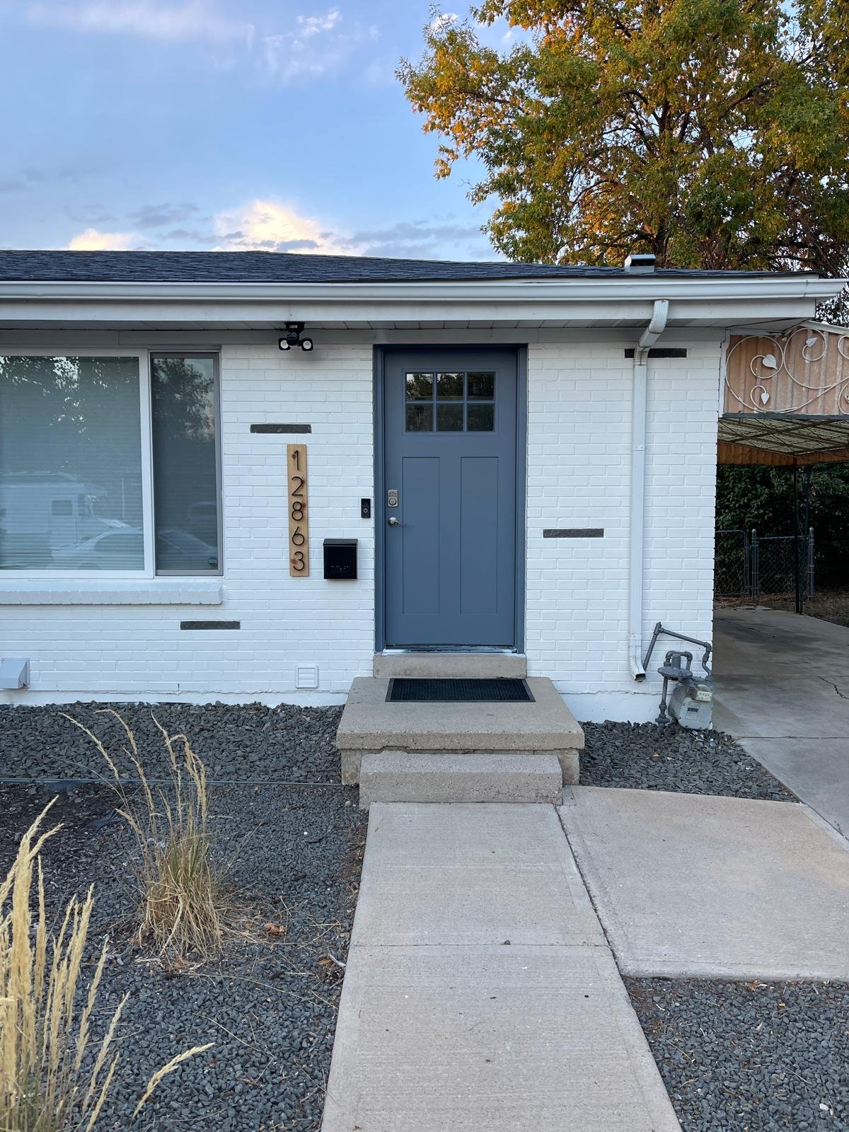 Aurora House: 12863 E Park Lane Dr