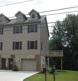 Canonsburg Townhome: 304 Georgetown Rd