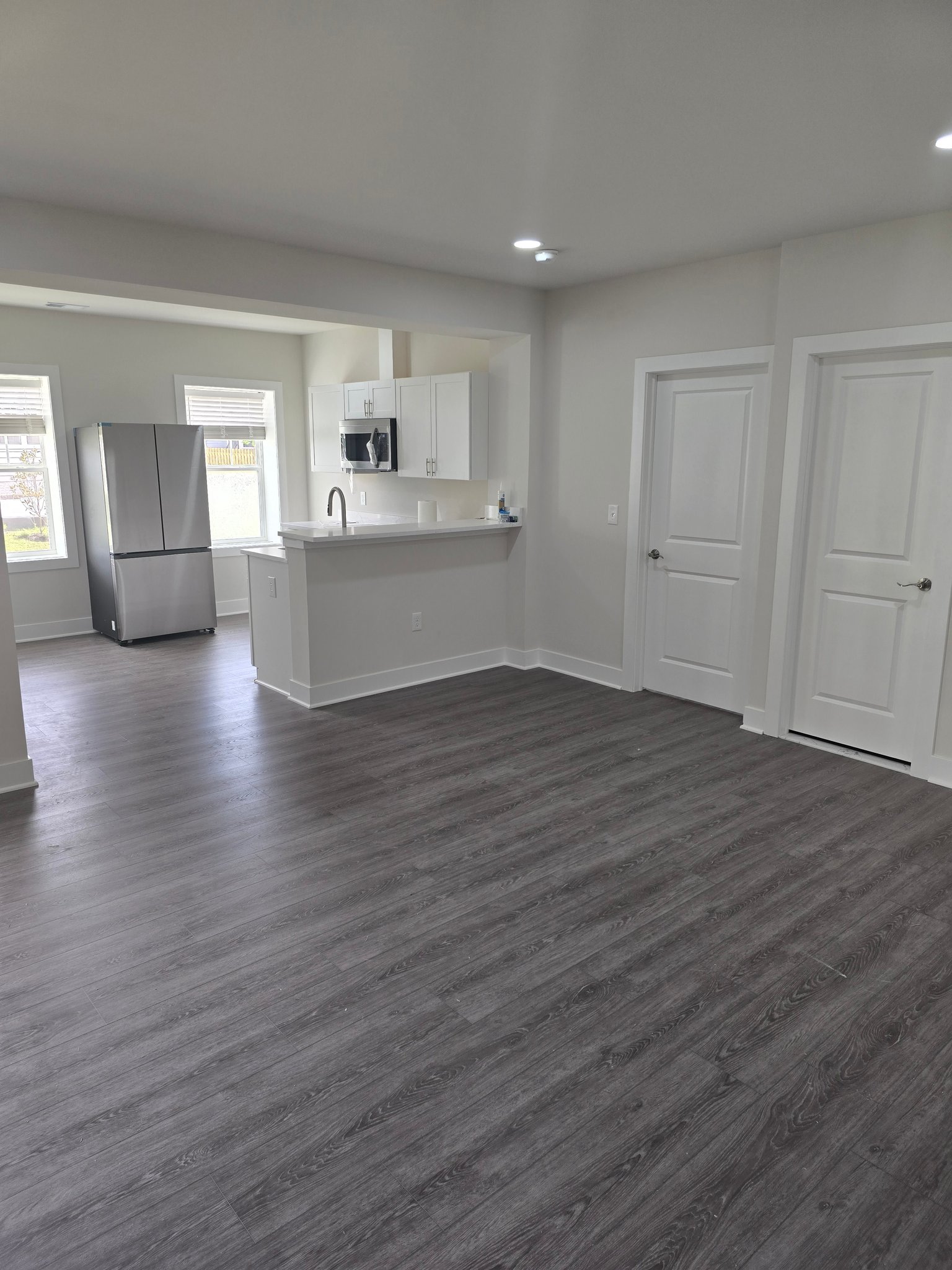 Dumfries House: 1881 Serviceberry Rd