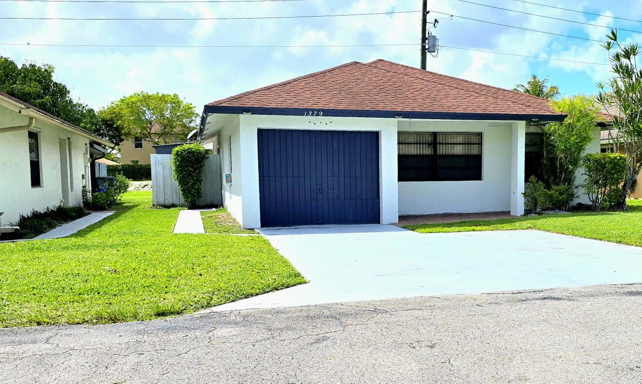 West Palm Beach House: 1379 Summit Run Cir