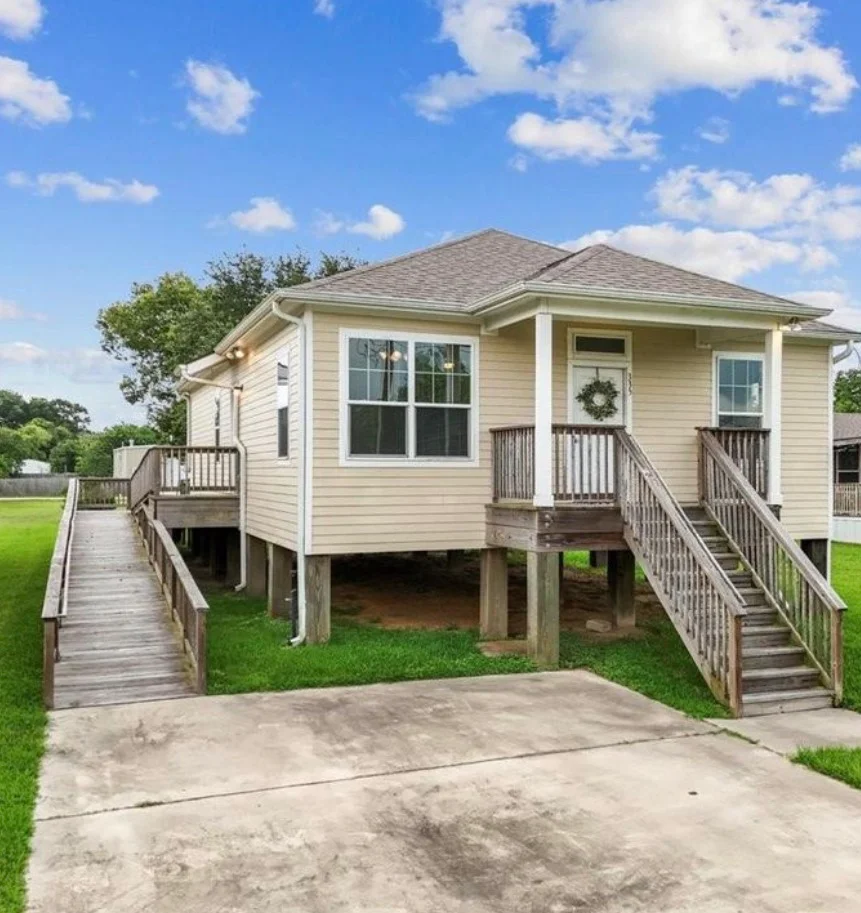 San Leon House: 335 6th St