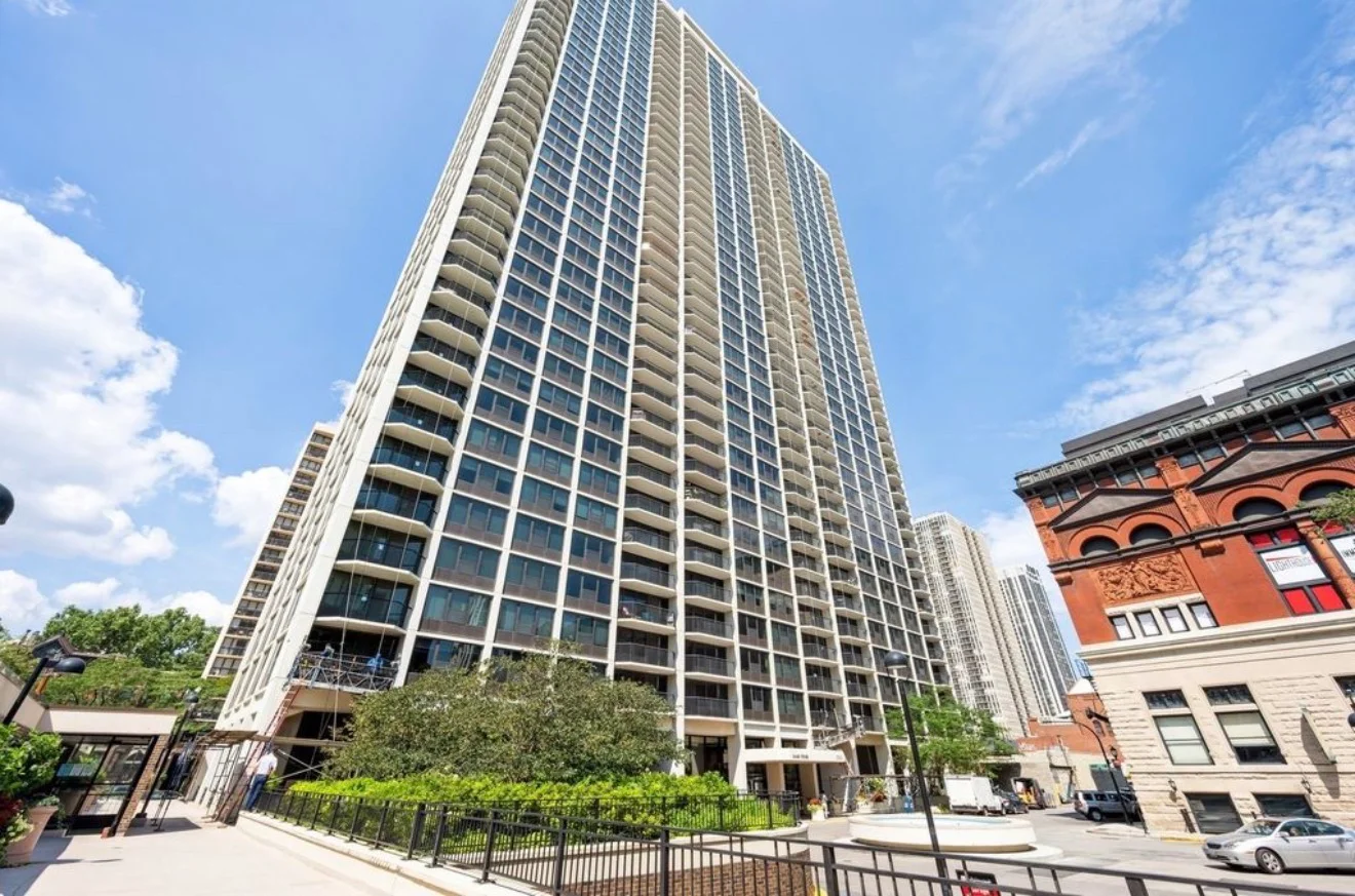Chicago Condo: 1560 N Sandburg Ter.