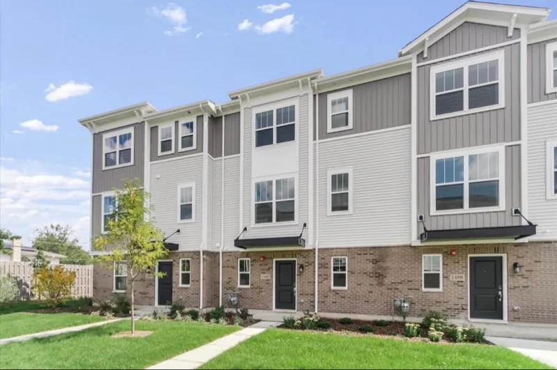 Des Plaines Townhome: 1486 Blaine St