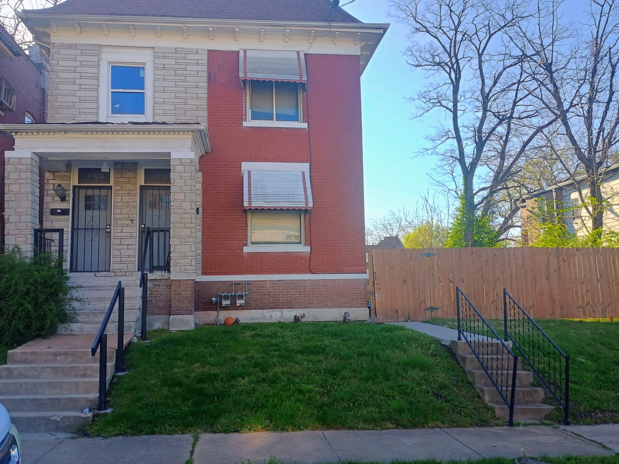 Saint Louis Multiplex: 1312 Temple Pl