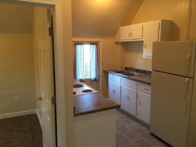 Springfield Apartment: 2237 N Missouri St