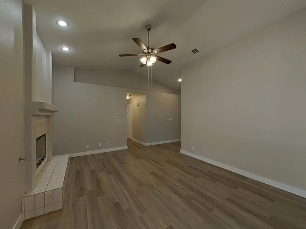 henderson House: 1131 shady run ter