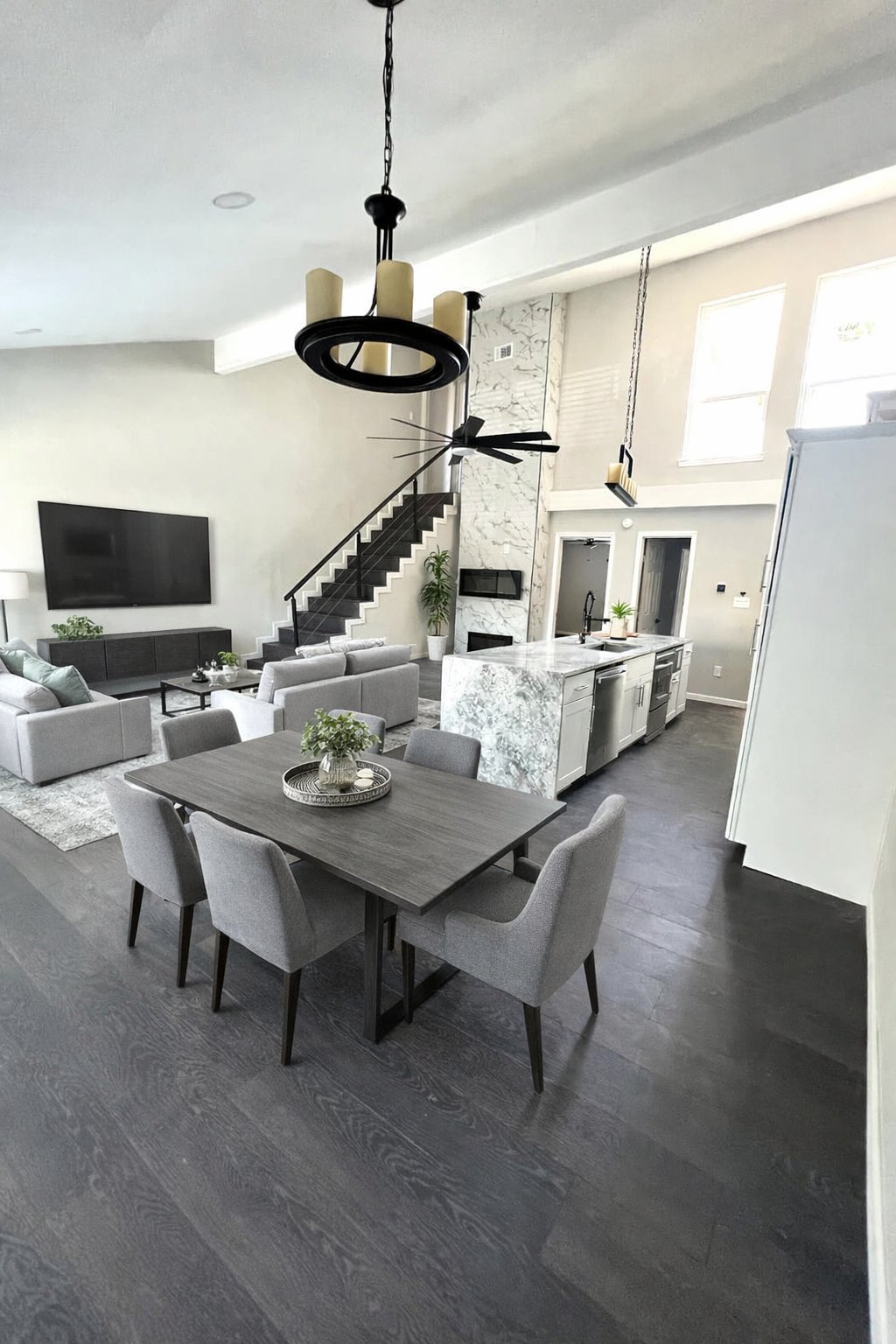 Dallas Townhome: 75215 Holly Hill