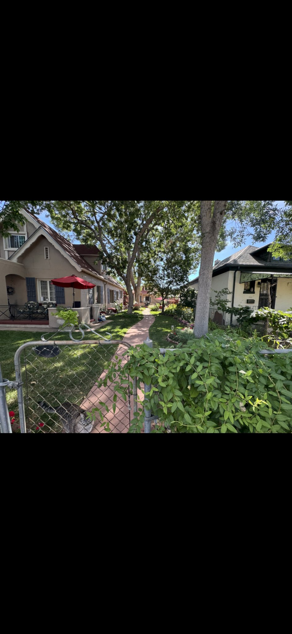 Denver House: 352 S Pennsylvania St