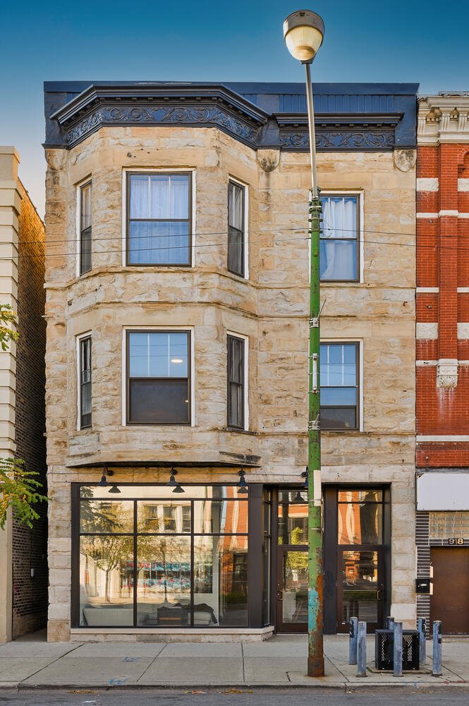 Chicago Apartment: 916 N AShland
