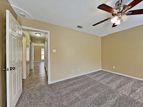 Fortworth House: 6625 S Basswood Dr