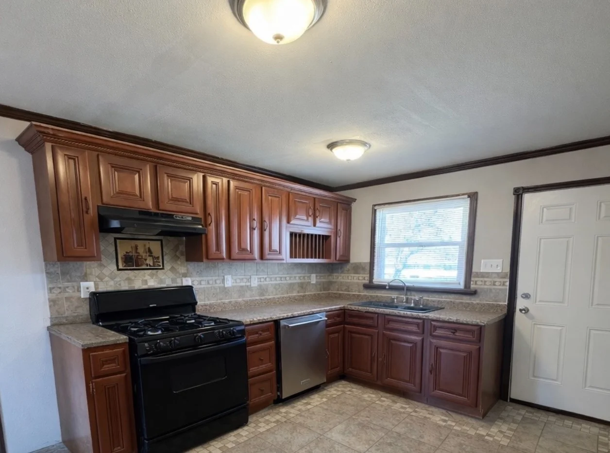 Saint Louis House: 1223 Walker Ave