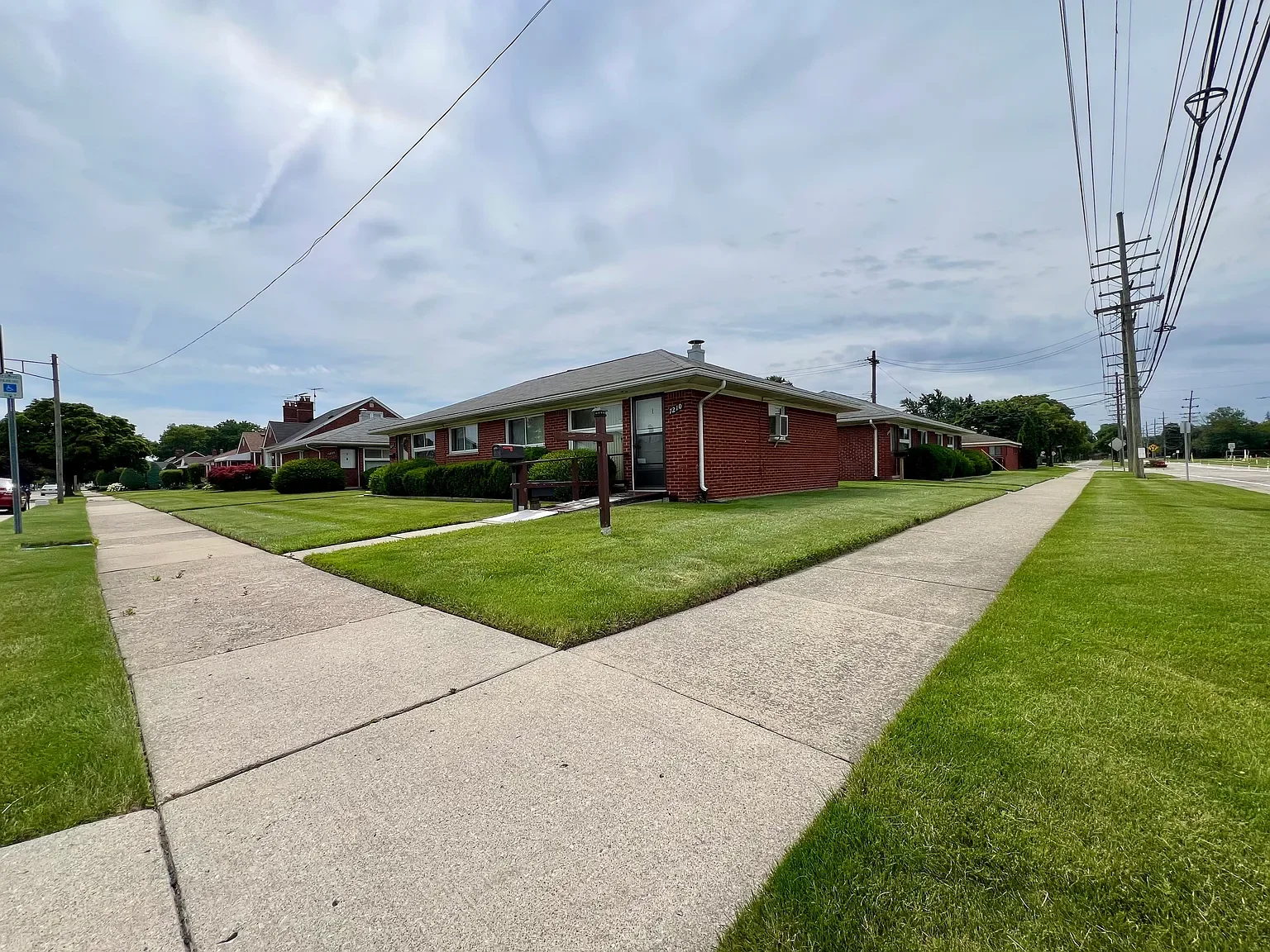 Center Line Apartment: 7212 Helen St.