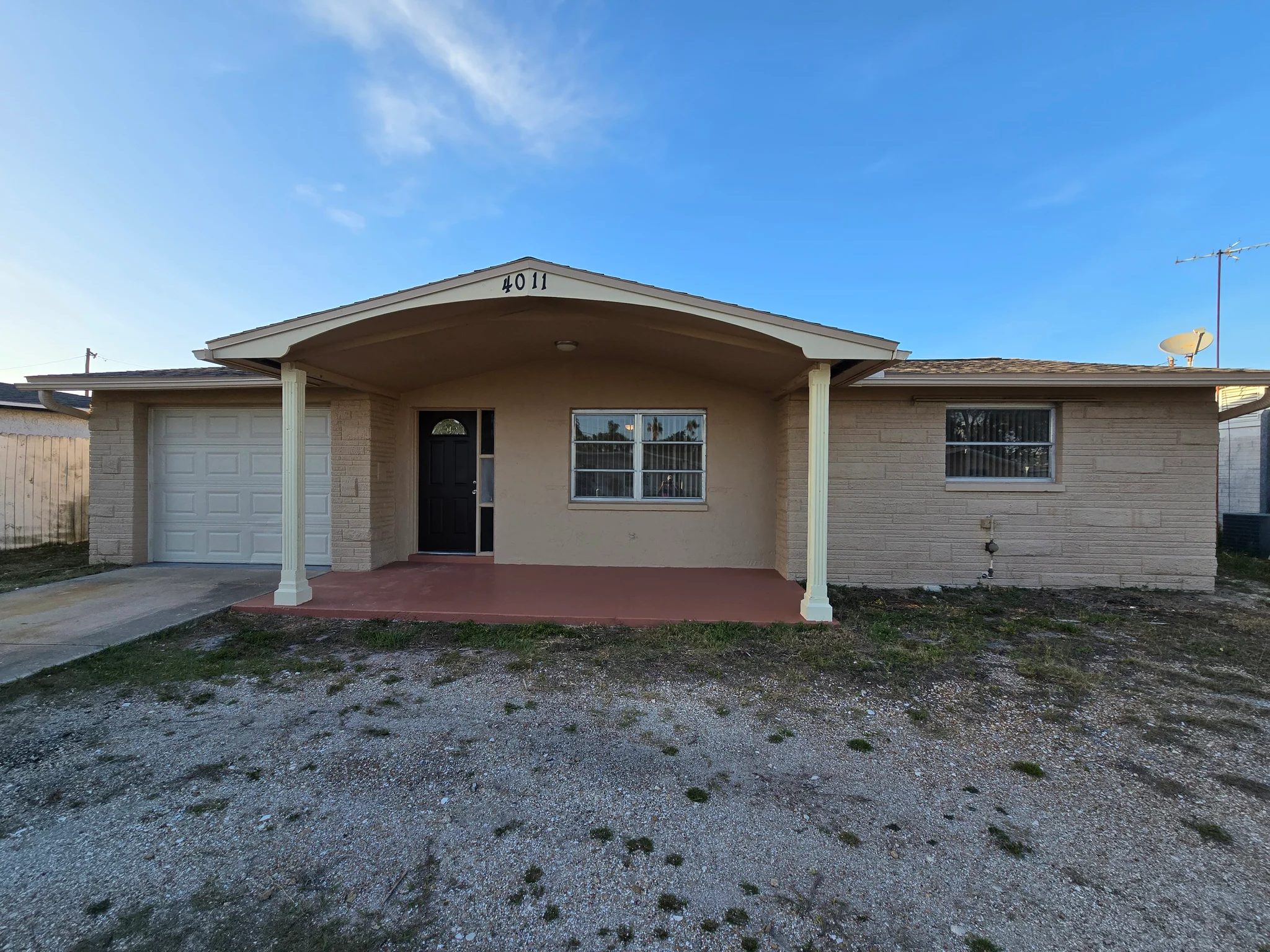 Holiday House: 4011 Darlington Rd