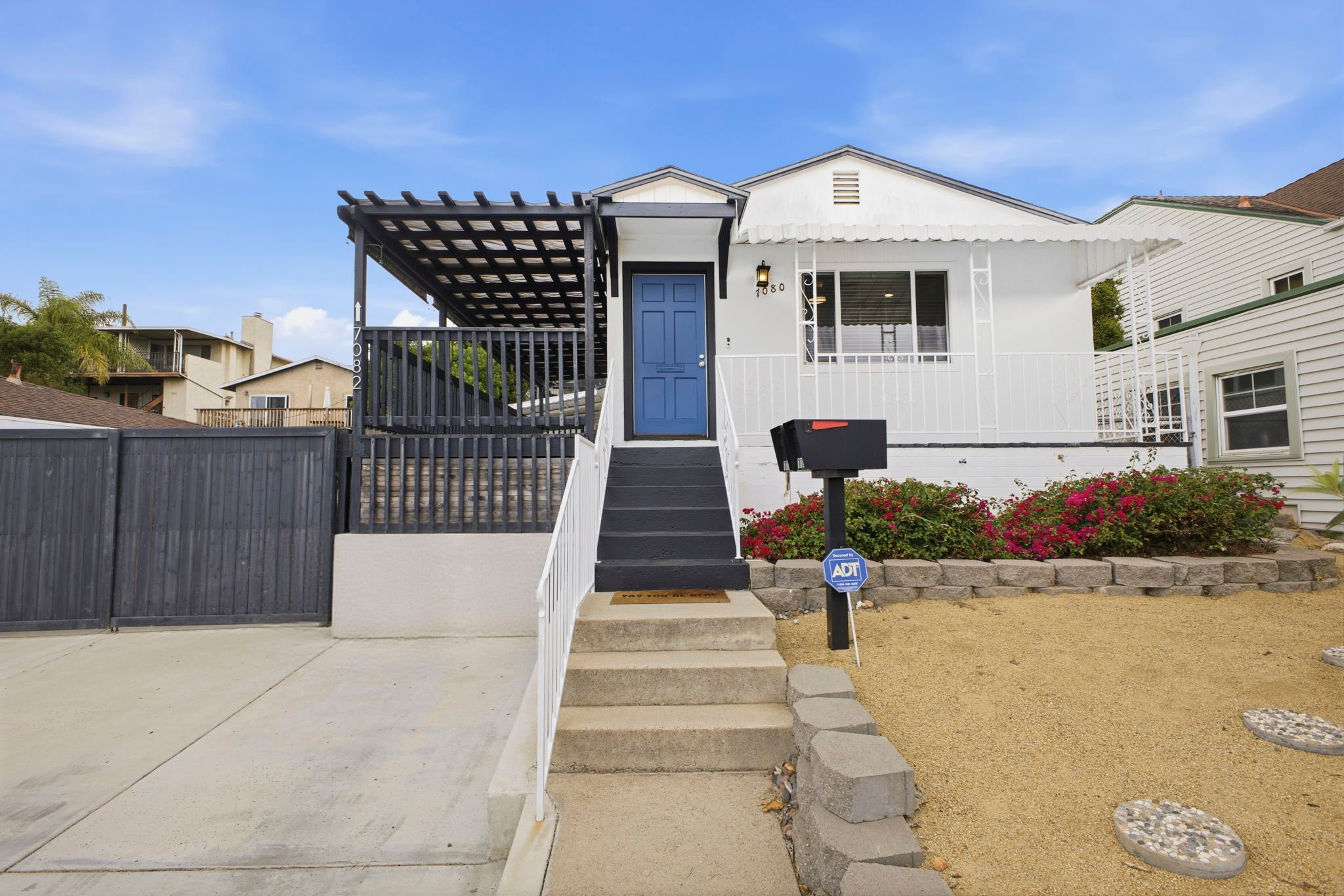 San Diego House: 7080 Mohawk Dr