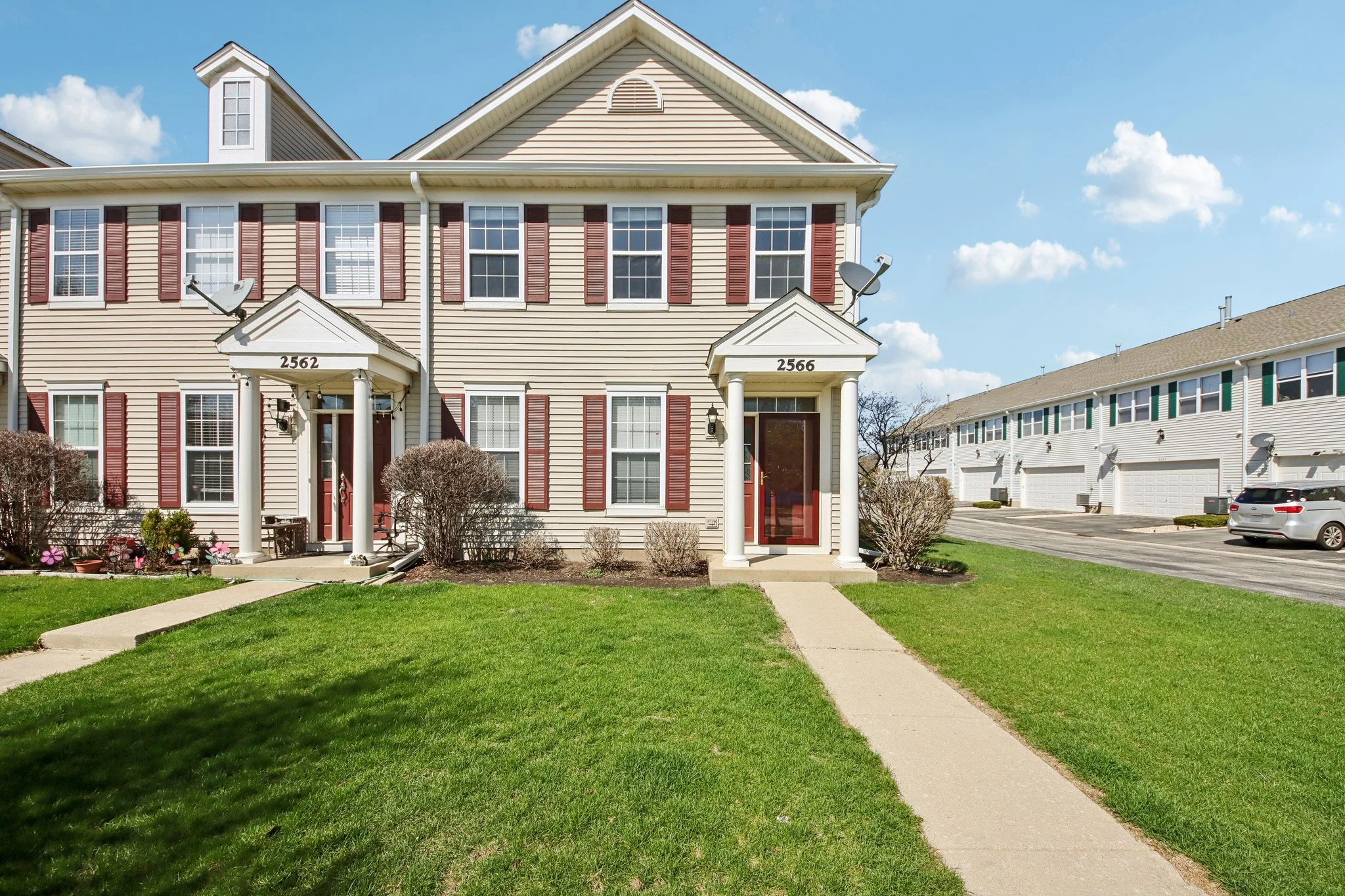 Aurora Townhome: 2566 Providence Ave