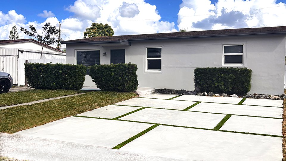 HOLLYWOOD House: 721 N 68 TER